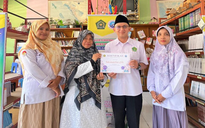 Kegiatan Bedah Buku Perpustakaan Raudhatul Ilmi MTsN Kota Solok